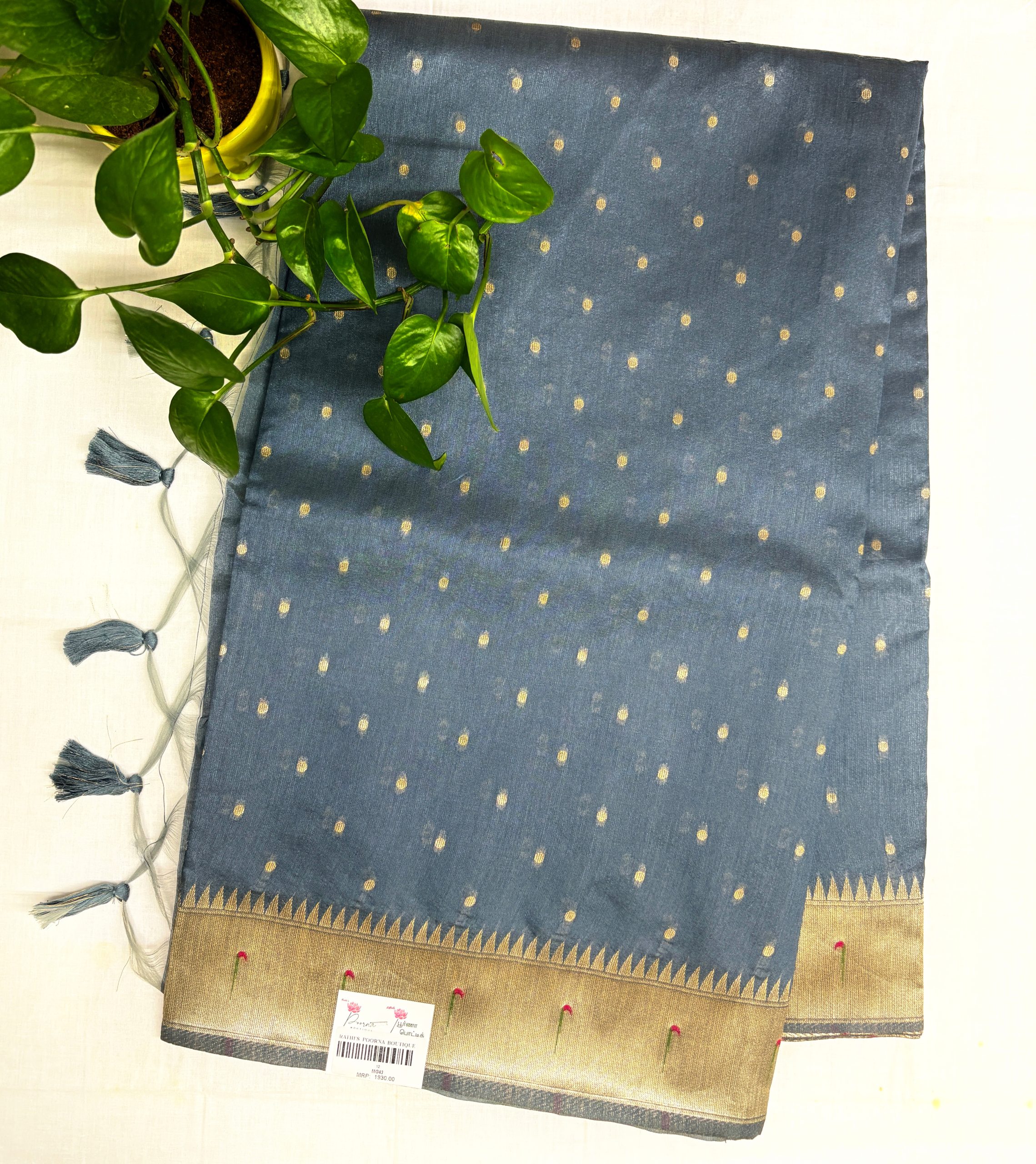 Steel blue / Grey-blue